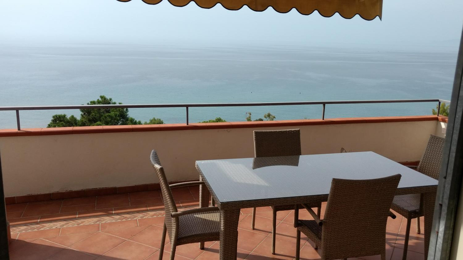 Others 3, Villa Bella Vista, Salerno
