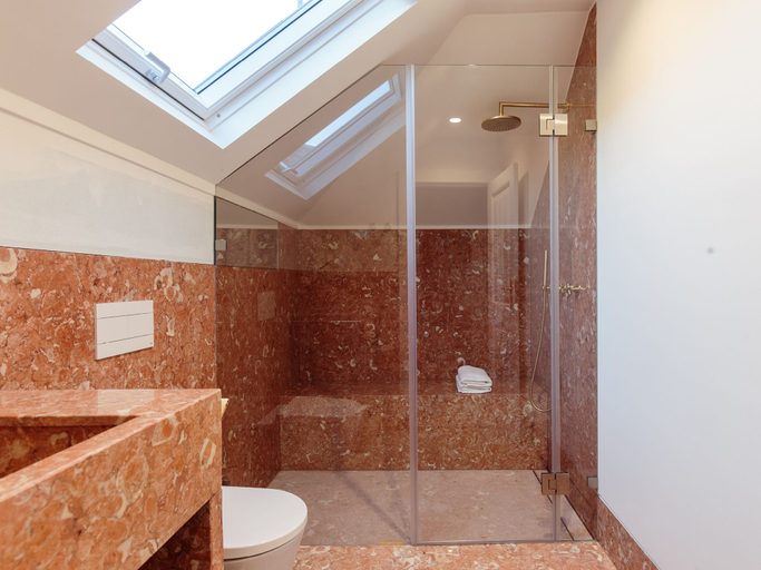 Bathroom 4, Dear Lisbon -Valmor Palace, Lisbon