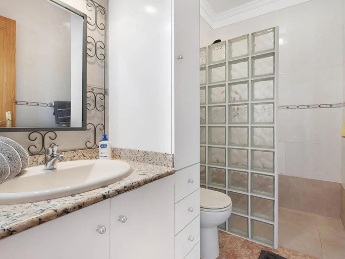Bathroom 3, Holiday Home in Puerto near Playa Jardin, Santa Cruz de Tenerife