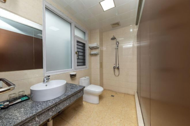 Bathroom 3, Lufeng Jiali Express Hotel, Chuxiong Yi