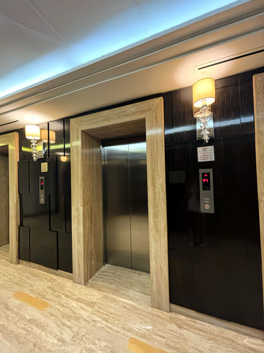 Others 5, Stunning Studio Dubai with Infinity Pool and Canal View, Dubai