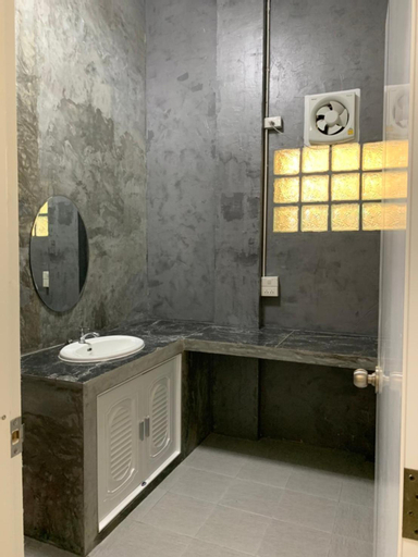 Bathroom 15