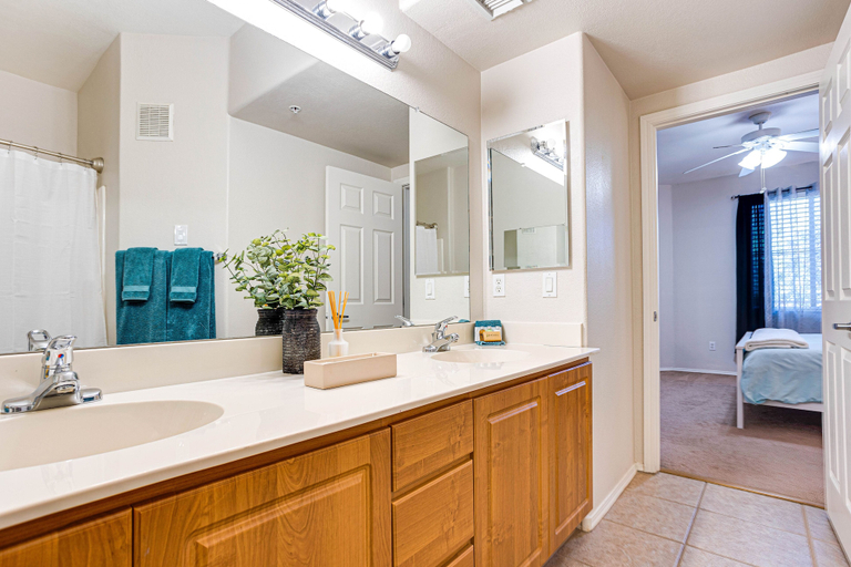 Bathroom 3, Southern #2067 Mesa, Maricopa