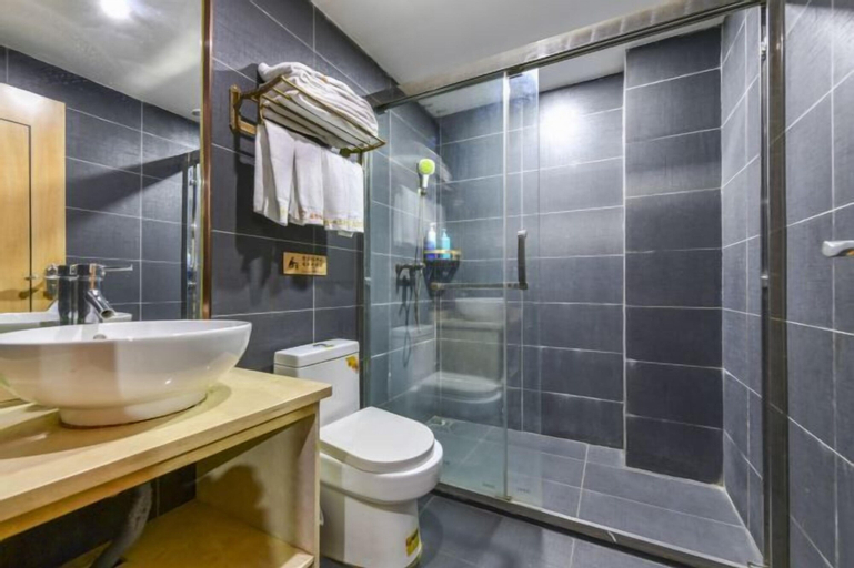 Bathroom 13