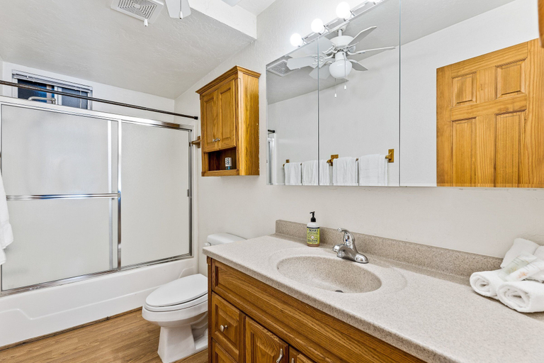 Bathroom 3, Mescalero Flagstaff, Coconino