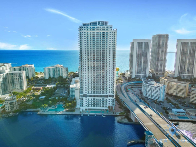 Luxury Amenities  Infinity Pool  Gym  Hot Tub, Broward