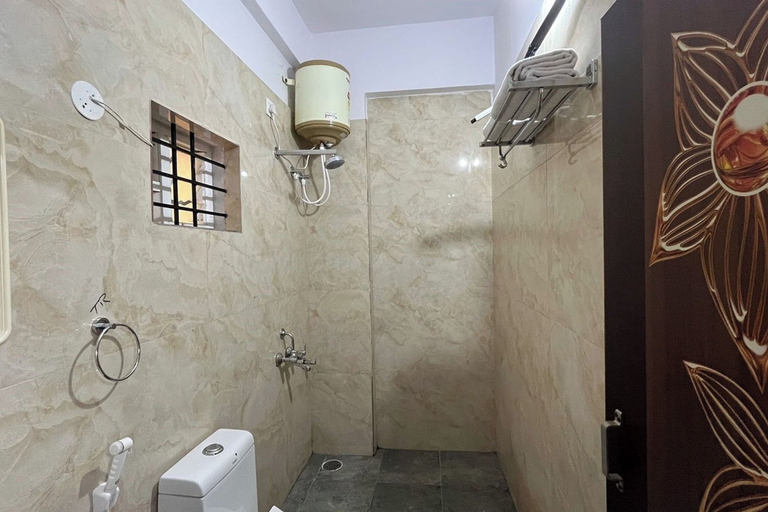 Bathroom 4, Hotel Royal Garuda Palace, Ramanagara