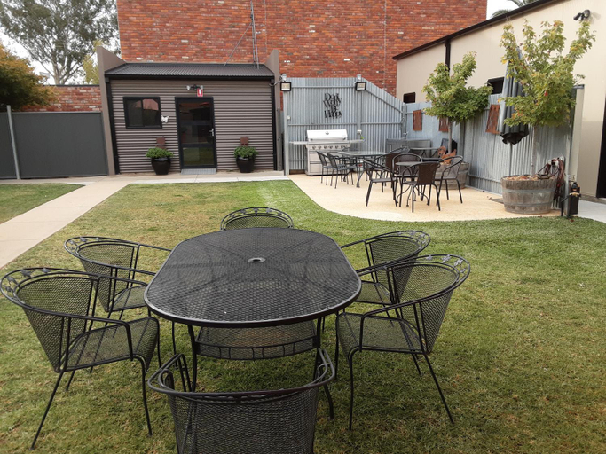 Others 3, Adelphi Apartment 2- Poolside or Apartment 2A- King Studio, Campaspe - Echuca