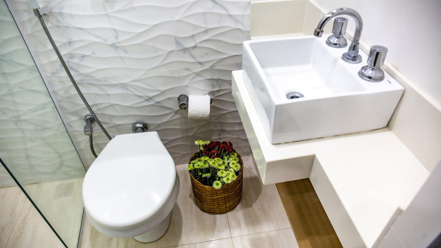 Room 3, 5 Minutes From Leblon Beach Ap204, Rio de Janeiro