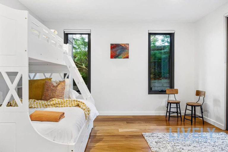 Bedroom 3, The Ocean s Edge Luxury Entertainer With Views, Melbourne