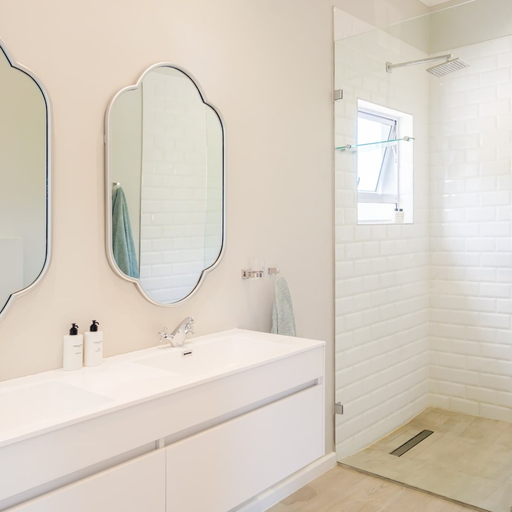 Room 4, Elegant Apartment w Ocean Views Quenera Apartment, City of Cape Town