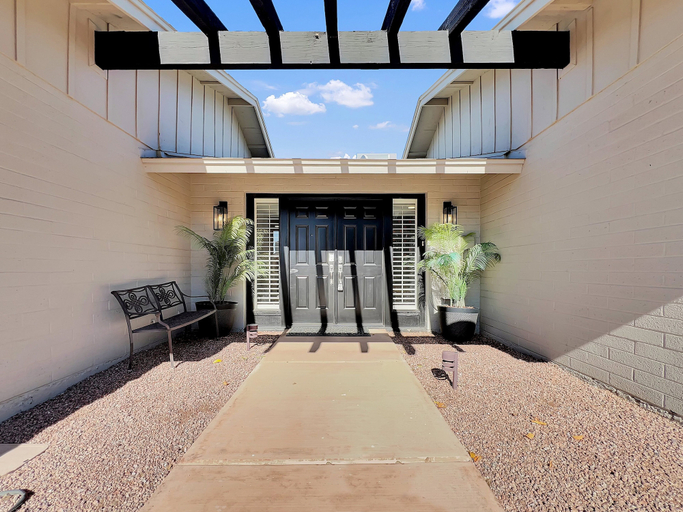 Exterior & Views 2, Los Lagos Mesa, Maricopa