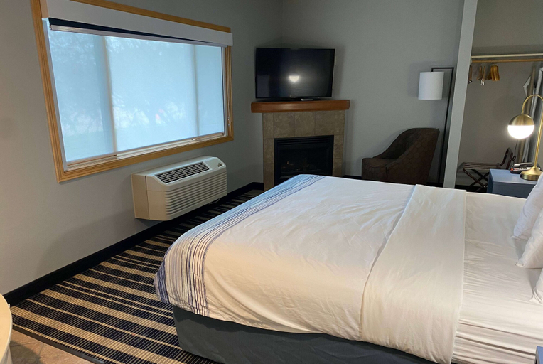 Bedroom 3, AmericInn by Wyndham Chanhassen, Carver