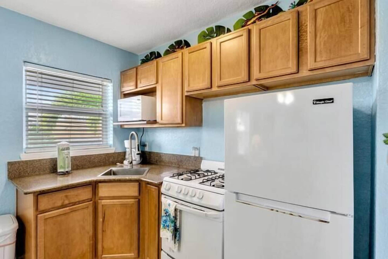 Others 5, Blue Wave Suites, Pinellas