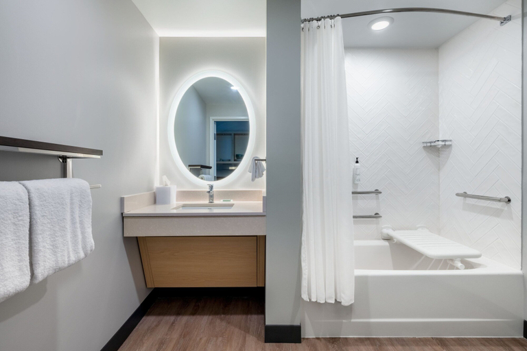 Bathroom 3, Towneplace Suites by Marriott Brunswick, Glynn