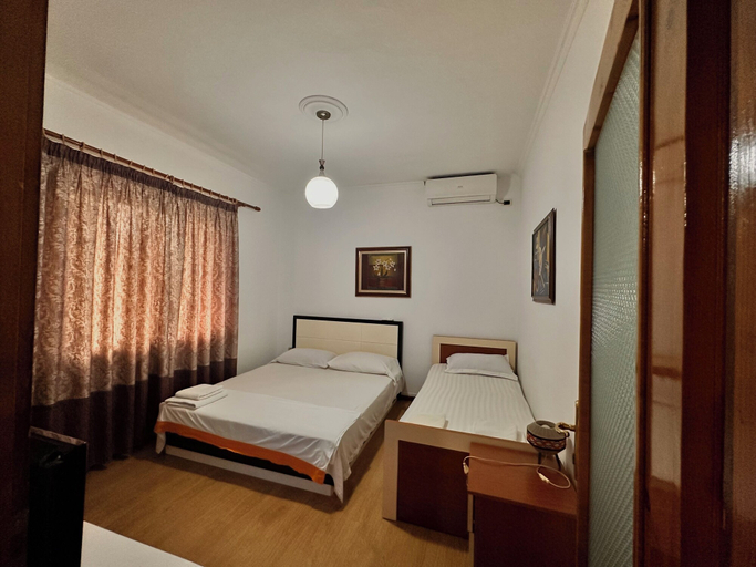 Bedroom 3, Grand House, Tiranës