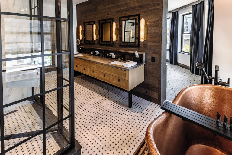 Bathroom 4, Hotel Renegade, Ada