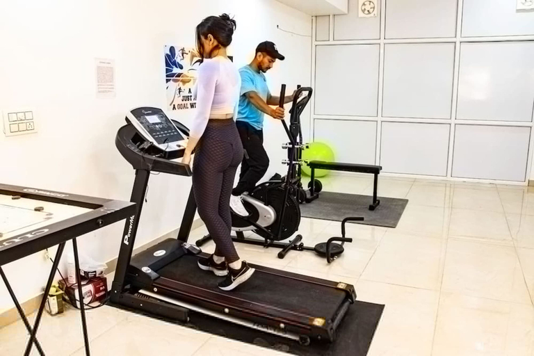 Room 2, Studio Apartment With Patio gym Near Global Foyer, Gurgaon