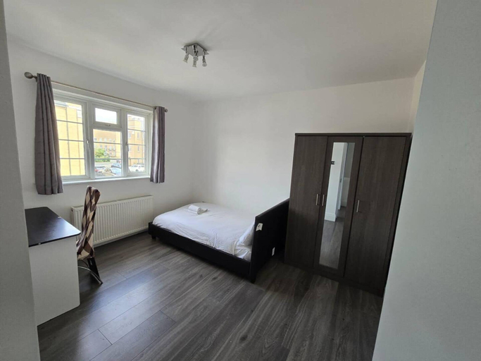 Bedroom 3, Limehouse Townhomes-4 Bedrooms,3 Bathrooms,garden, London