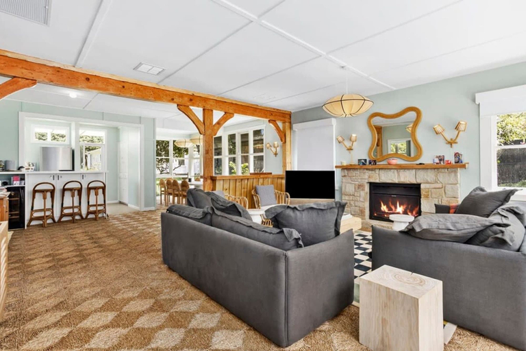 Room 3, Portsea Paradise Pool and Tennis Court, Melbourne