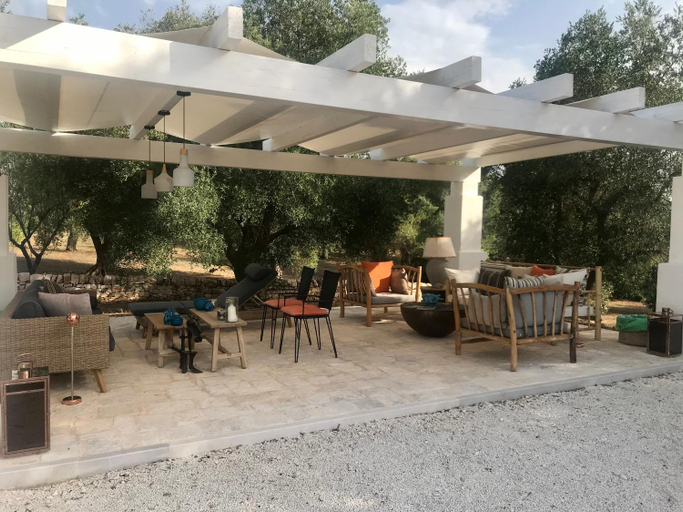 Food & Drinks 5, Trulli Pietraverde, Brindisi