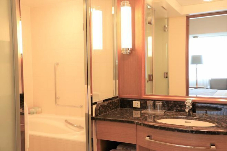 Bathroom 26