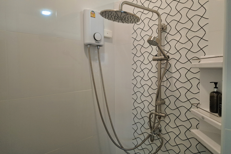 Bathroom 13