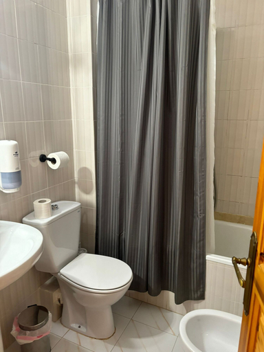 Bathroom 4, Hostal el Bomba, Cuenca