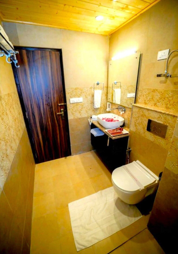 Bathroom, Simsa Heights Manali, Kullu