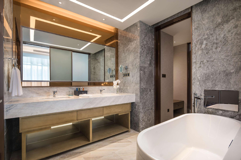 Bathroom 12