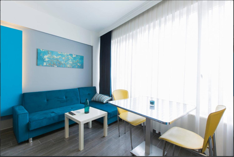 Others 2, Blue Apartment, Beyoğlu