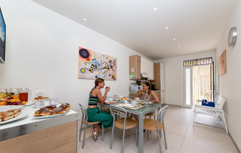Others 5, B&B Adduari, Trapani