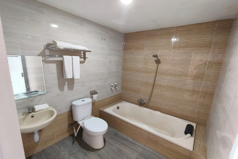 Bathroom 4, Mulyojaten Hotel & Resto, Metro