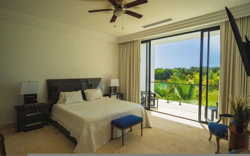 Room 5, New Lake Front Villa in Golf and Beach Resort, Salvaleon de Higuey