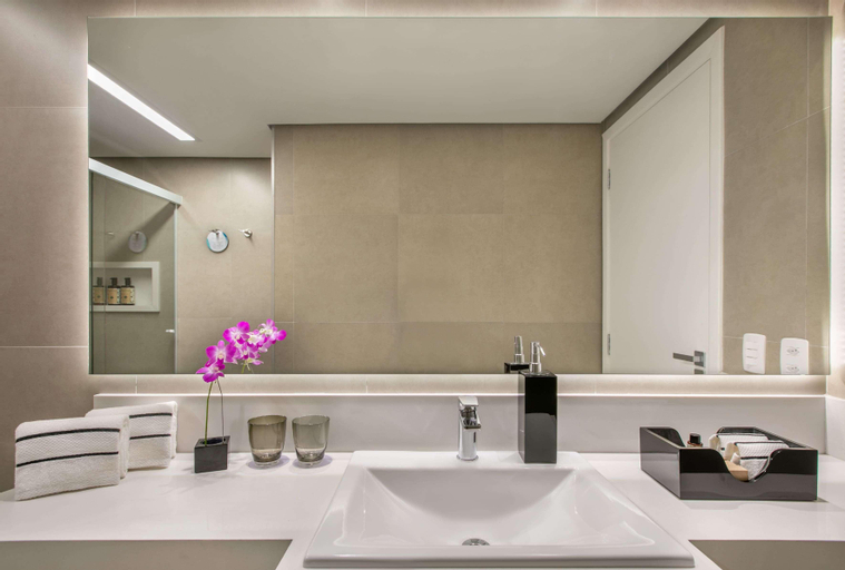 Bathroom 14