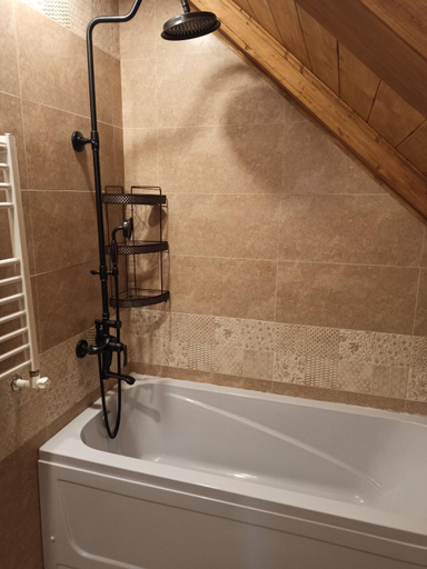 Bathroom 1, Jermatun Guest House