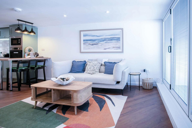 Others 5, 25 Captains Walk - 1 Bedroom Apartment - Saundersfoot, Pembrokeshire