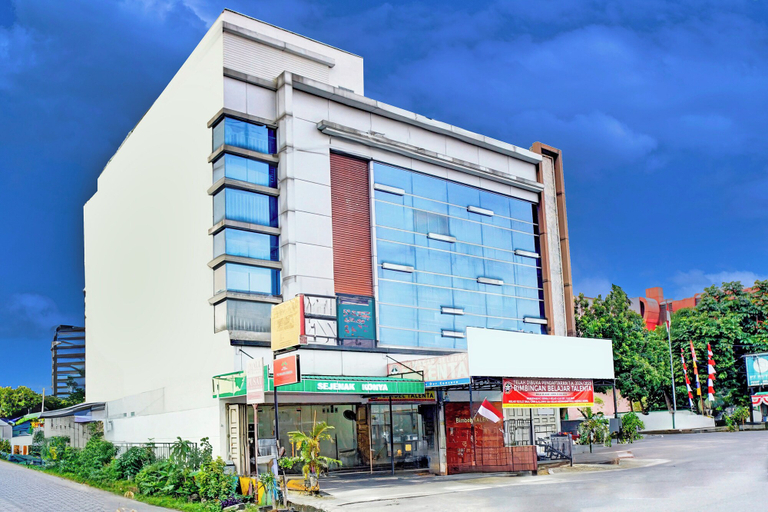 Exterior & Views 2, Hotel O Suka Maju Homestay Syariah, Medan