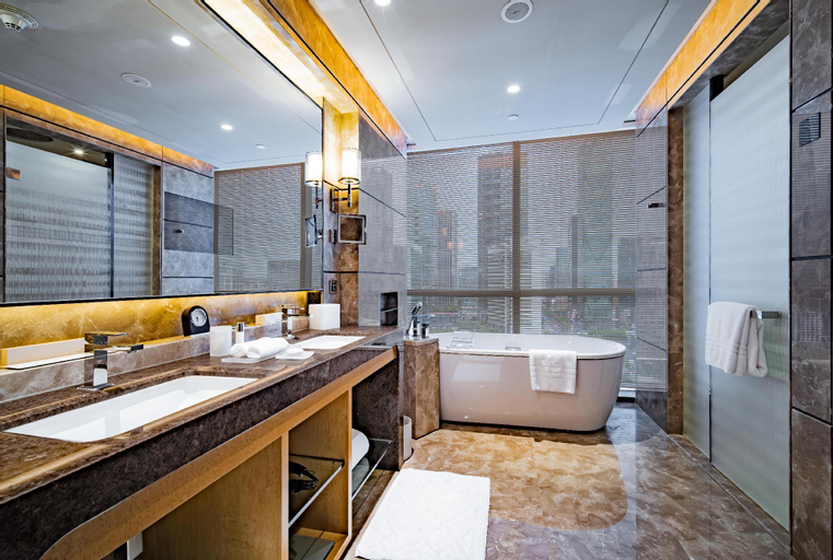 Bathroom 10