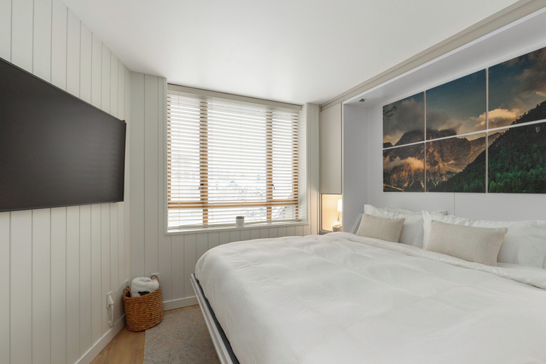 Bedroom 2, Cascade Lodge - Studio Suite, Squamish-Lillooet