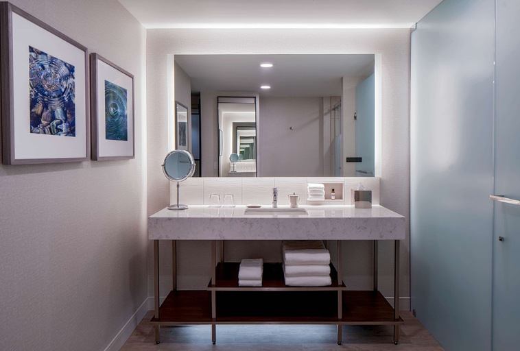 Bathroom 4, Hyatt Regency Portland at the Oregon Convention Center, Multnomah