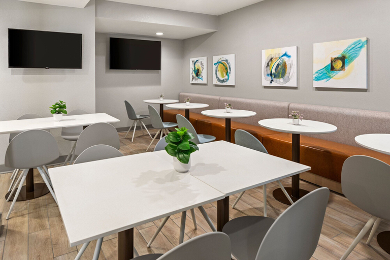 Food & Drinks 4, TownePlace Suites by Marriott Chicago Lombard, Dupage
