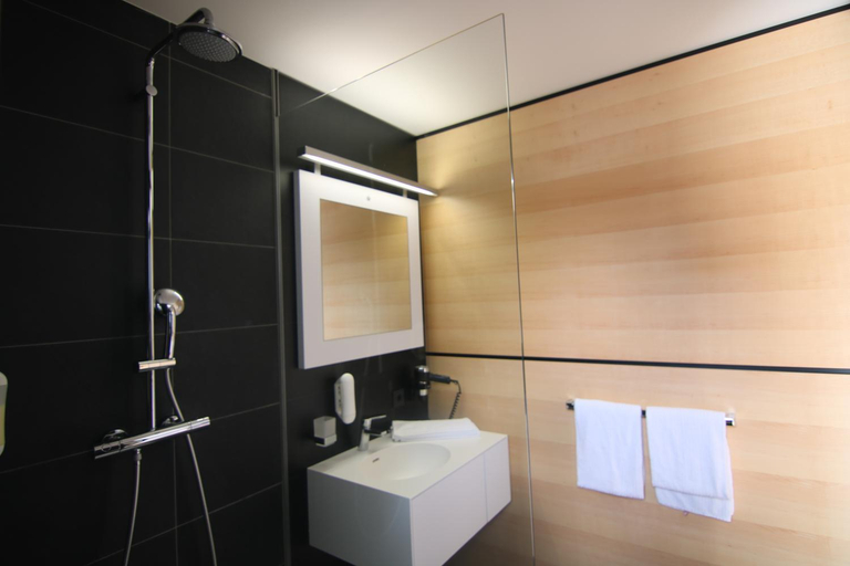 Bathroom 2, NU Hotel by WMM Hotels, Neu-Ulm