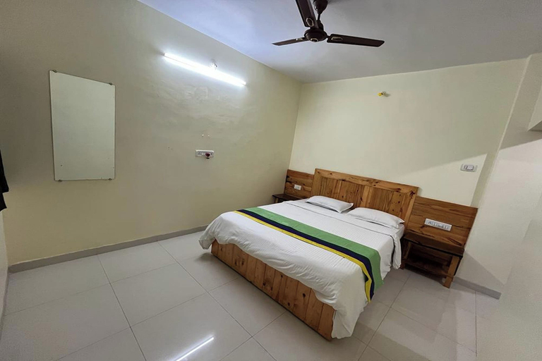 Bedroom 3, Savitri Bungalow, Satara