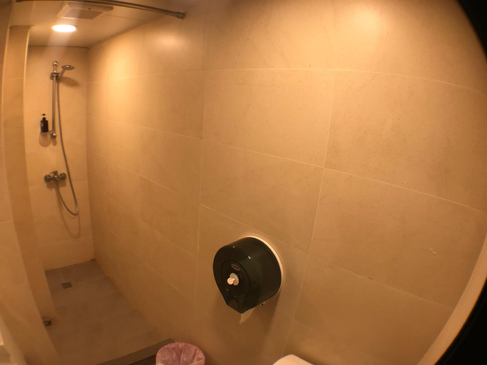 Bathroom 12