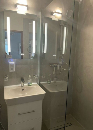 Bathroom 2, Uitzicht Over Dromerig Keulen, Köln
