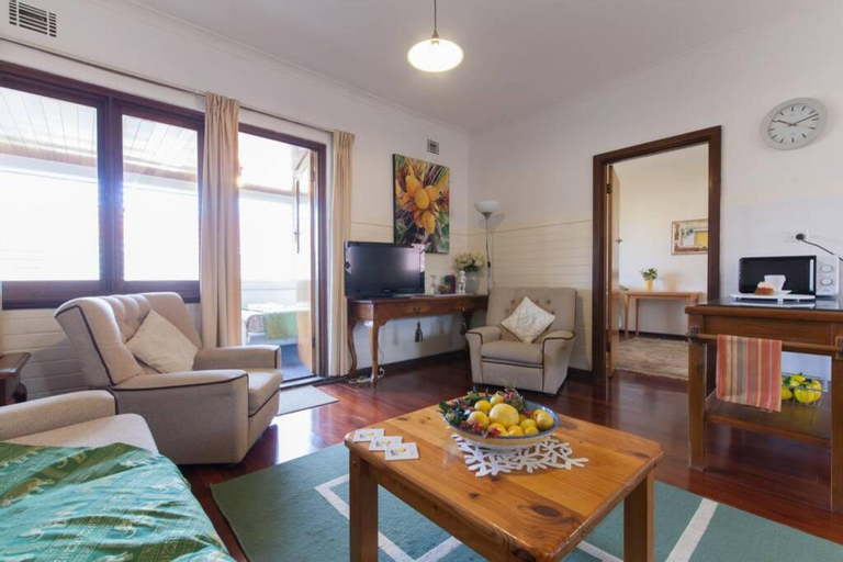 Others 4, B8 Crawley Apartment 1 BRM & Sleepout near UWA, Perth