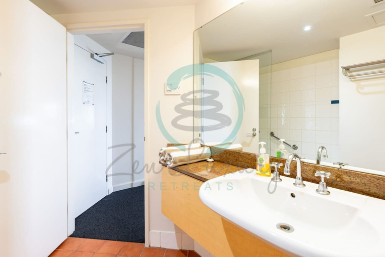 Bathroom, Hotel Suite Sunset View Pool Work Desk, Darwin
