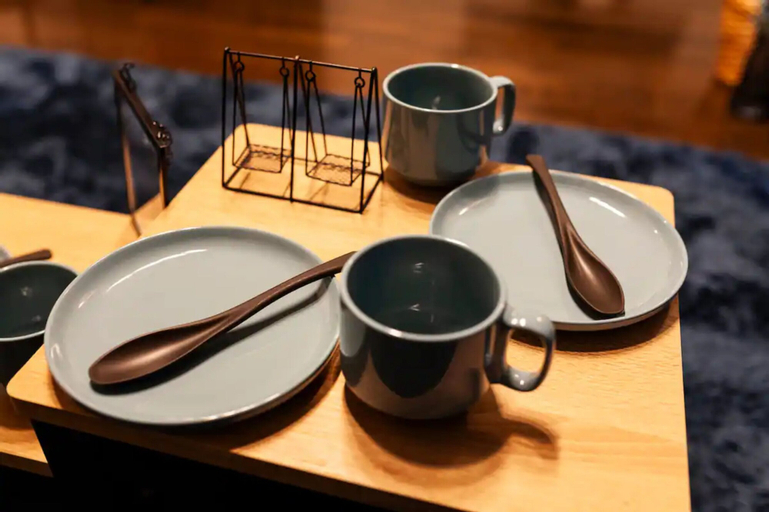 Food & Drinks 13