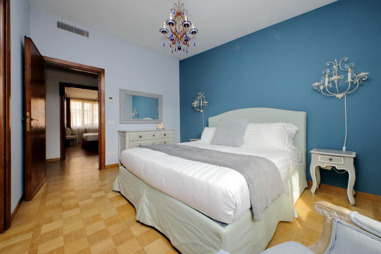 Bedroom 3, Treasurerome Spanish Steps Penthouse 4BR, Rome